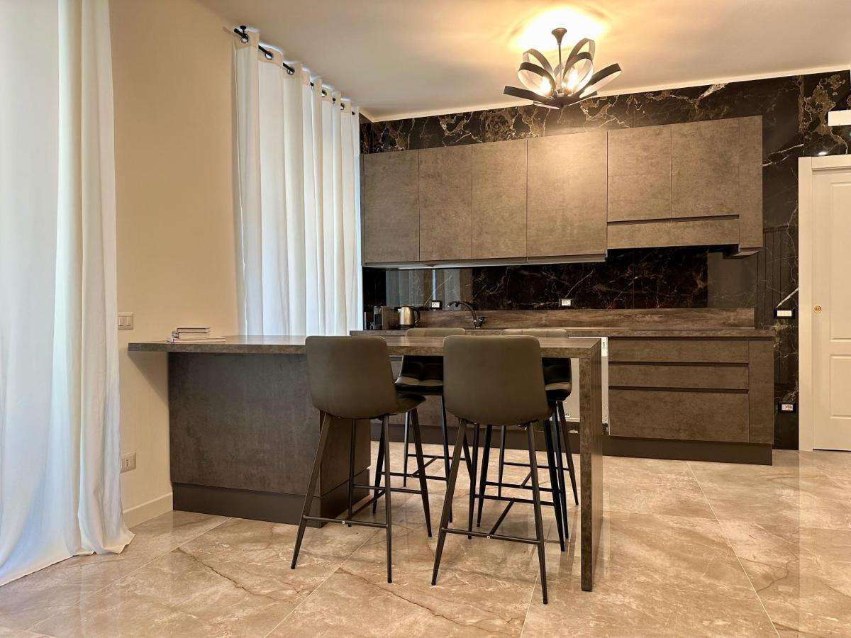 Magic Place Bergamo! Classy Apartment In The Heart Of The City Exterior foto